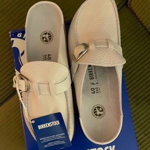 Birkenstock white leather Buckley. Size 40 (9). New. Tags intake.